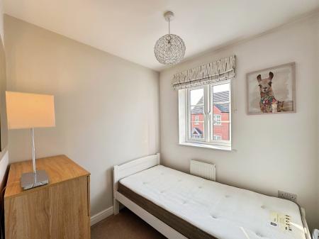 3 bedroom Semi-detached house to let in Richardson Way, Derby, DE22