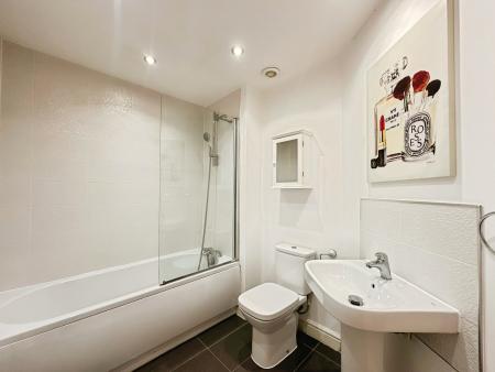 3 bedroom Semi-detached house to let in Richardson Way, Derby, DE22