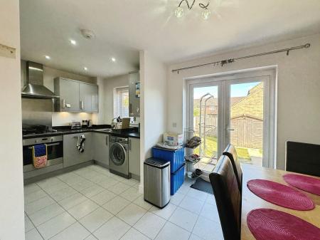 3 bedroom Semi-detached house to let in Richardson Way, Derby, DE22