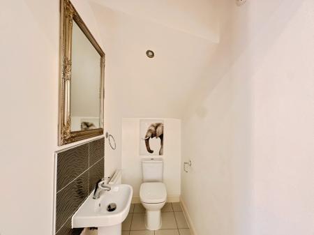 3 bedroom Semi-detached house to let in Richardson Way, Derby, DE22
