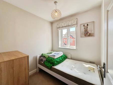 3 bedroom Semi-detached house to let in Richardson Way, Derby, DE22