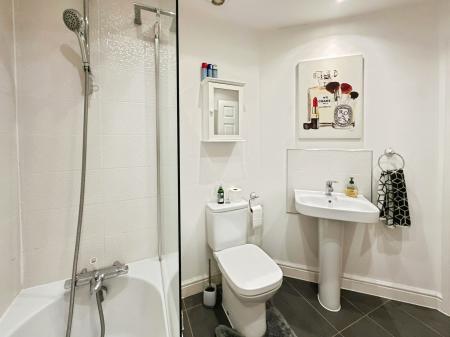 3 bedroom Semi-detached house to let in Richardson Way, Derby, DE22