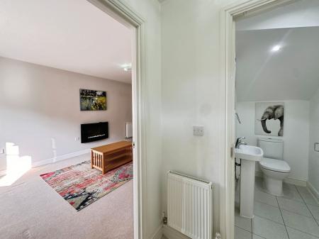 3 bedroom Semi-detached house to let in Richardson Way, Derby, DE22