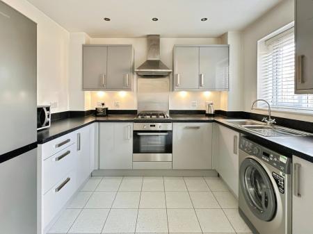 3 bedroom Semi-detached house to let in Richardson Way, Derby, DE22