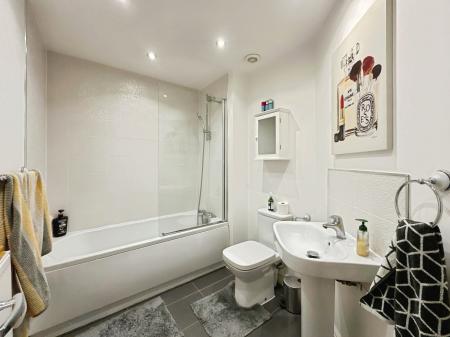 3 bedroom Semi-detached house to let in Richardson Way, Derby, DE22