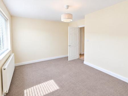 3 bedroom Terraced House to let in Haworth Close, Stretton, Alfreton, DE55