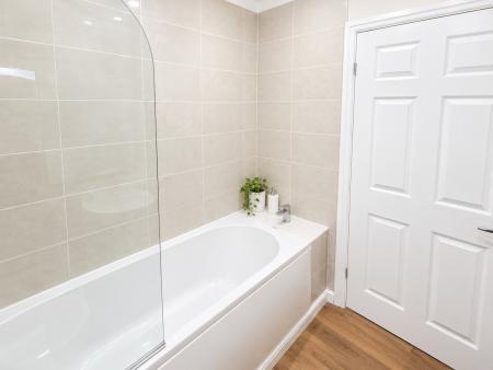 3 bedroom Terraced House to let in Haworth Close, Stretton, Alfreton, DE55