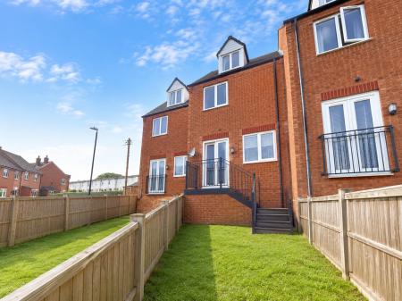 3 bedroom Terraced House to let in Haworth Close, Stretton, Alfreton, DE55