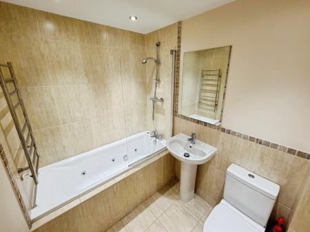 2 bedroom Apartment to let in Cole Lane, Borrowash, Derby, DE72