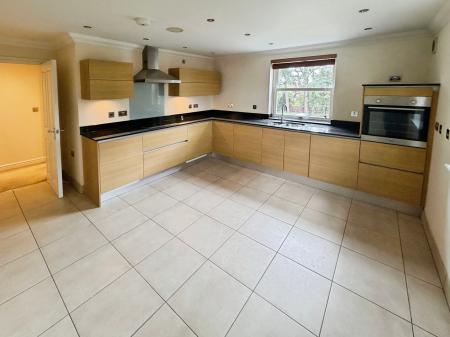 2 bedroom Apartment to let in Cole Lane, Borrowash, Derby, DE72