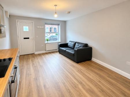 1 bedroom Flat to let in South Broadway Street, Burton on Trent, Burton on Trent, DE14