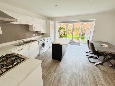 3 bedroom Semi-detached house to let in Pathfinder Way, Castle Donington, Derby, DE74