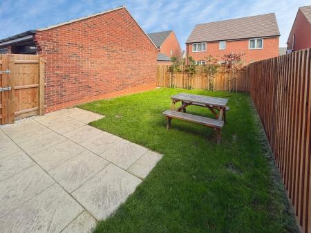 3 bedroom Semi-detached house to let in Pathfinder Way, Castle Donington, Derby, DE74