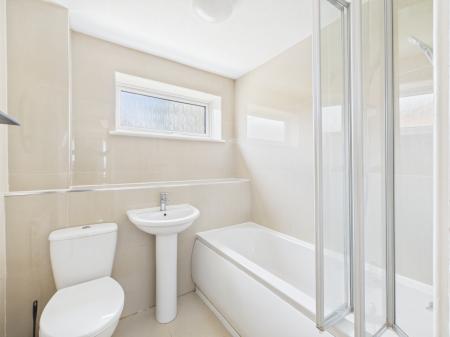3 bedroom Link detached house to let in Corbel Close, Oakwood, Derby, DE21