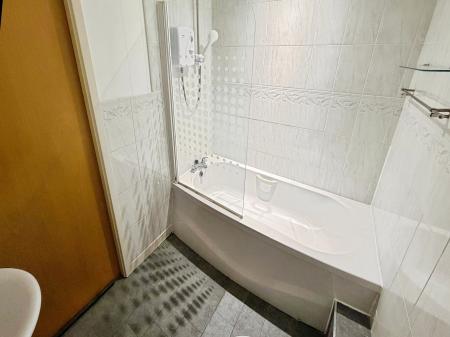 2 bedroom Flat to let in 317 Burton Road, Littleover, Derby, DE23