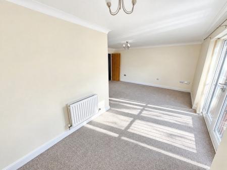2 bedroom Flat to let in 317 Burton Road, Littleover, Derby, DE23