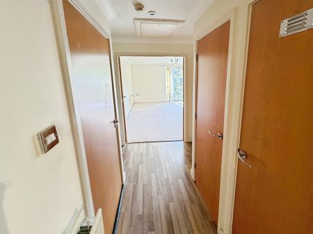 2 bedroom Flat to let in 317 Burton Road, Littleover, Derby, DE23