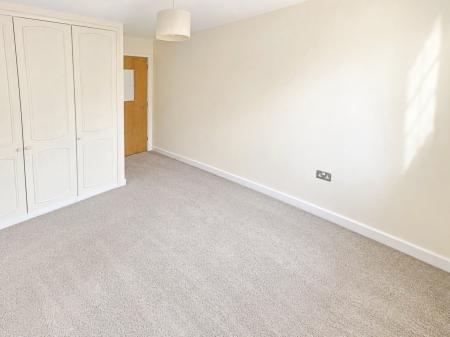 2 bedroom Flat to let in 317 Burton Road, Littleover, Derby, DE23