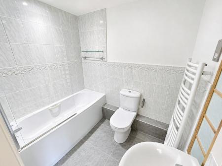 2 bedroom Flat to let in 317 Burton Road, Littleover, Derby, DE23