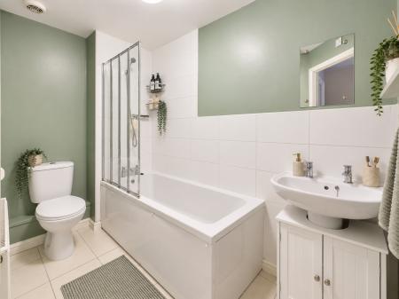 2 bedroom Flat for sale in Magnus Court, Chester Green, Derby, DE21