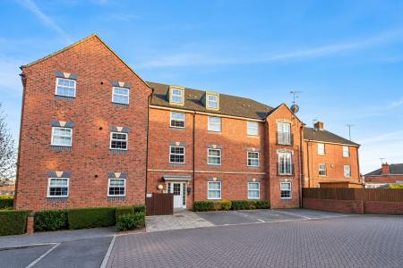2 bedroom Flat for sale in Magnus Court, Chester Green, Derby, DE21