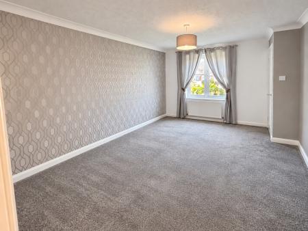 2 bedroom Semi-detached house to let in Halifax Close, Hilton, DE65