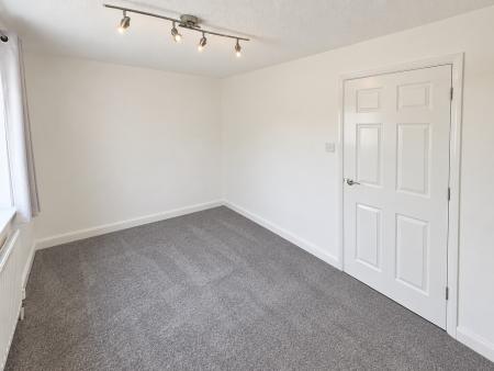 2 bedroom Semi-detached house to let in Halifax Close, Hilton, DE65