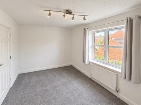 2 bedroom Semi-detached house to let in Halifax Close, Hilton, DE65