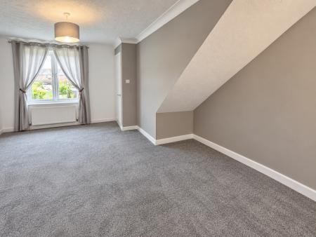 2 bedroom Semi-detached house to let in Halifax Close, Hilton, DE65