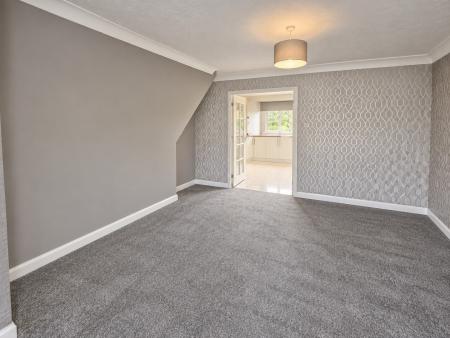 2 bedroom Semi-detached house to let in Halifax Close, Hilton, DE65