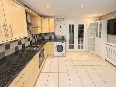 2 bedroom Semi-detached house to let in Halifax Close, Hilton, DE65