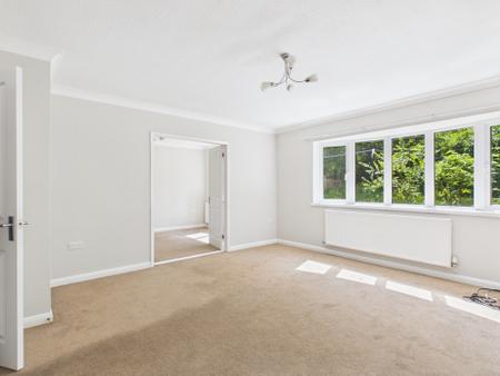 4 bedroom Detached house to let in Whitaker Gardens, Derby, Derby, DE23
