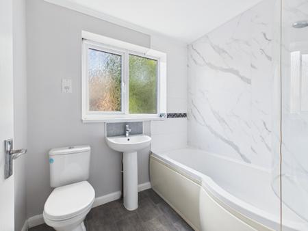 4 bedroom Detached house to let in Whitaker Gardens, Derby, Derby, DE23