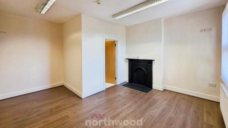 1 bedroom Flat to let in Thorne Road, Doncaster, DN1