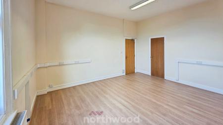 1 bedroom Flat to let in Thorne Road, Doncaster, DN1