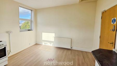 1 bedroom Flat to let in Thorne Road, Doncaster, DN1