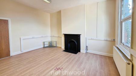 1 bedroom Flat to let in Thorne Road, Doncaster, DN1