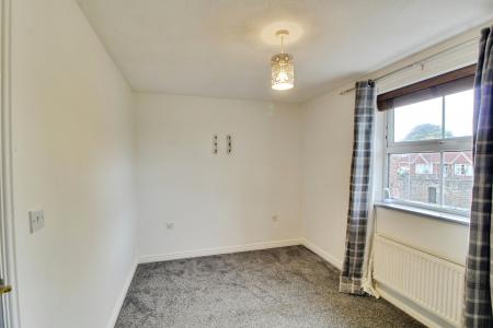 2 bedroom Semi-detached house for sale in Bank End Close, Bolton upon Dearne, S63