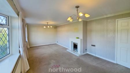 3 bedroom Bungalow for sale in Bellerby Road, Skellow, Doncaster, DN6
