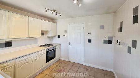 3 bedroom Bungalow for sale in Bellerby Road, Skellow, Doncaster, DN6