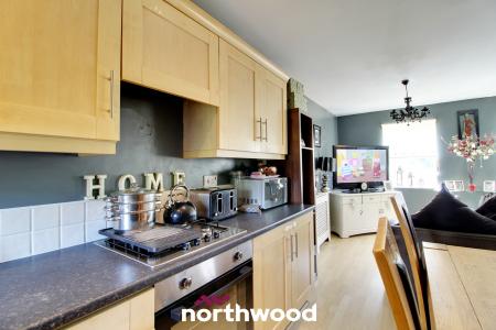 2 bedroom Flat for sale in Brander Close, Balby, Doncaster, DN4