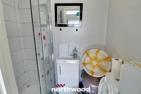 5 bedroom Semi-detached house for sale in Carr House Road, Belle Vue, Doncaster, DN4