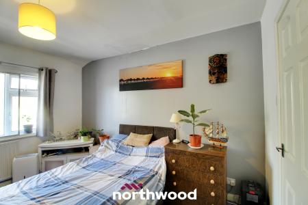 5 bedroom Semi-detached house for sale in Carr House Road, Belle Vue, Doncaster, DN4