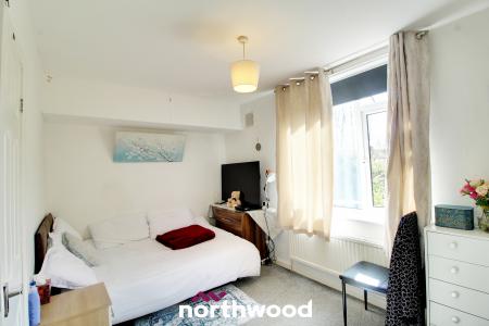 5 bedroom Semi-detached house for sale in Carr House Road, Belle Vue, Doncaster, DN4