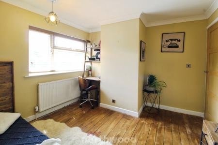 5 bedroom Detached house for sale in Checkstone Avenue, Bessacarr, Doncaster, DN4