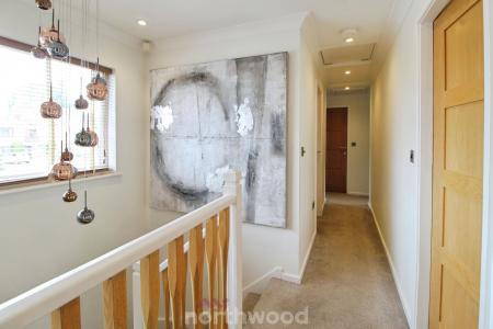 5 bedroom Detached house for sale in Checkstone Avenue, Bessacarr, Doncaster, DN4