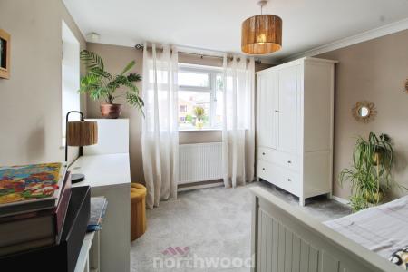 5 bedroom Detached house for sale in Checkstone Avenue, Bessacarr, Doncaster, DN4