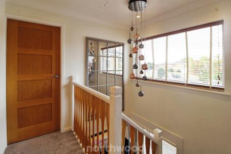 5 bedroom Detached house for sale in Checkstone Avenue, Bessacarr, Doncaster, DN4