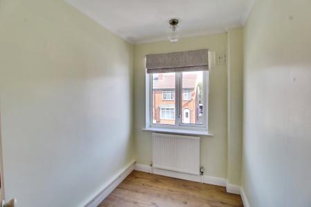 3 bedroom Terraced House for sale in Glamis Road, Town Moor, Doncaster, DN2