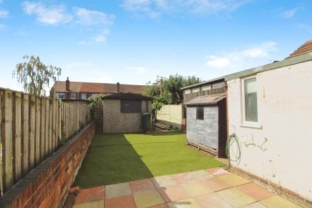 3 bedroom Terraced House for sale in Glamis Road, Town Moor, Doncaster, DN2